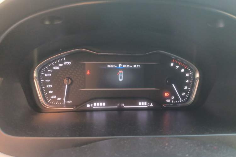 Used SAIC MAXUS G20 2021 Facelifted PLUS 2.0T Gasoline Automatic Luxury Edition