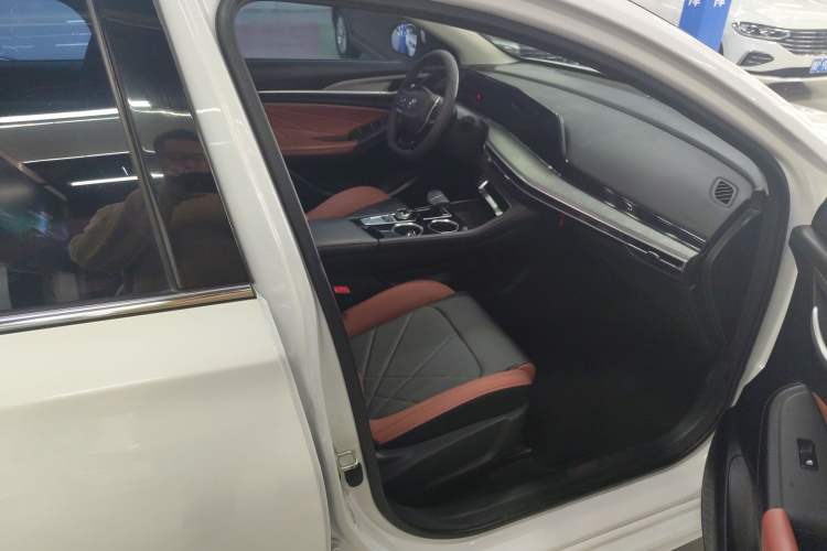 Used CHANGAN Eado 2023 Changan Edition PLUS Blue Whale NE 1.4T GDI DCT Prestige Version
