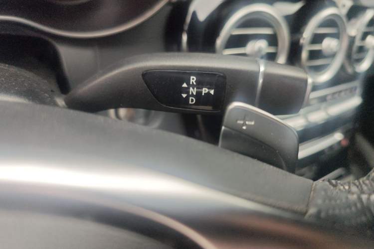 Used Mercedes-Benz C-Class 2018 C 200 4MATIC Coupe Gear Lever