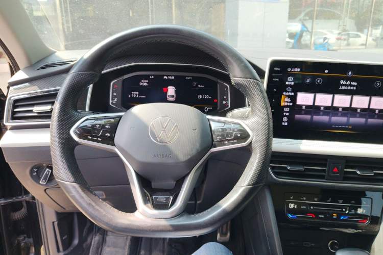 Used Volkswagen Tiguan L 2022 330TSI Automatic Two-Wheel Drive R-Line Enhanced Edition
