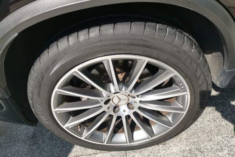 Used Mercedes-Benz GLC AMG 2017 AMG GLC 43 4MATIC Exterior 5