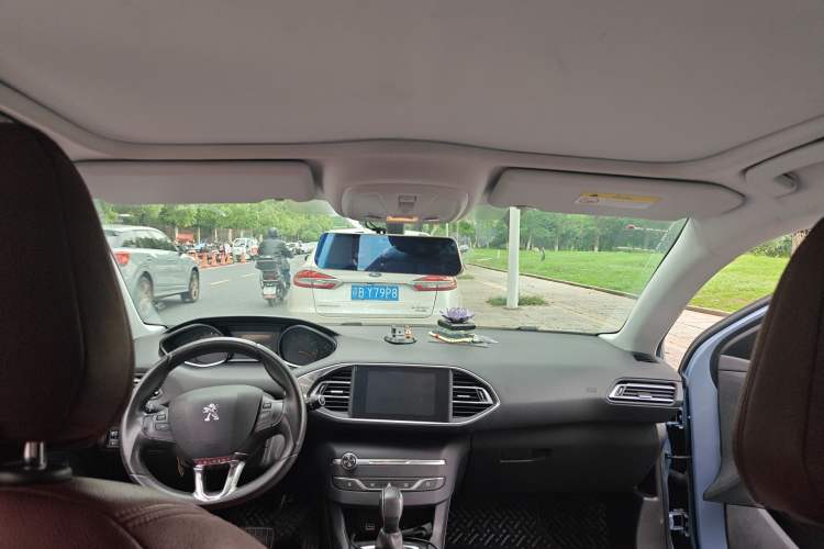 Used Peugeot 308S 2015 1.2T Automatic Jingchi Edition Headliner