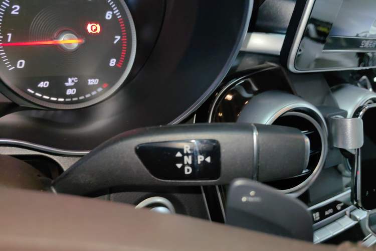 Used Mercedes-Benz GLC 2018 Facelift GLC 260 4MATIC Luxury Edition
