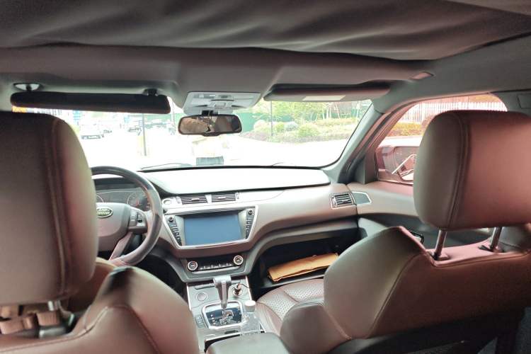 Used Land X7 2015 2.0T Panoramic Prestige Edition
