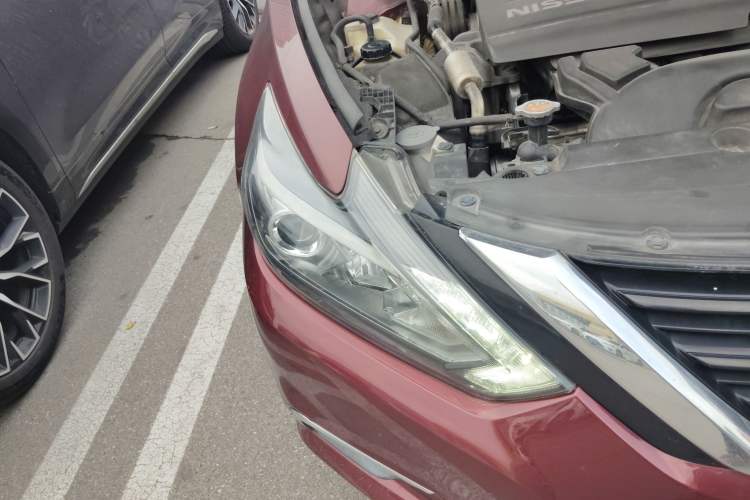 Used Nissan Teana 2016 Revised Version 2.0L XL Comfort Edition Right Front Headlight