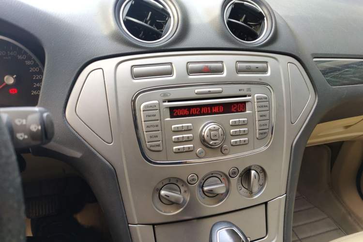 Used Ford Mondeo 2010 2.3L Fashion Edition
