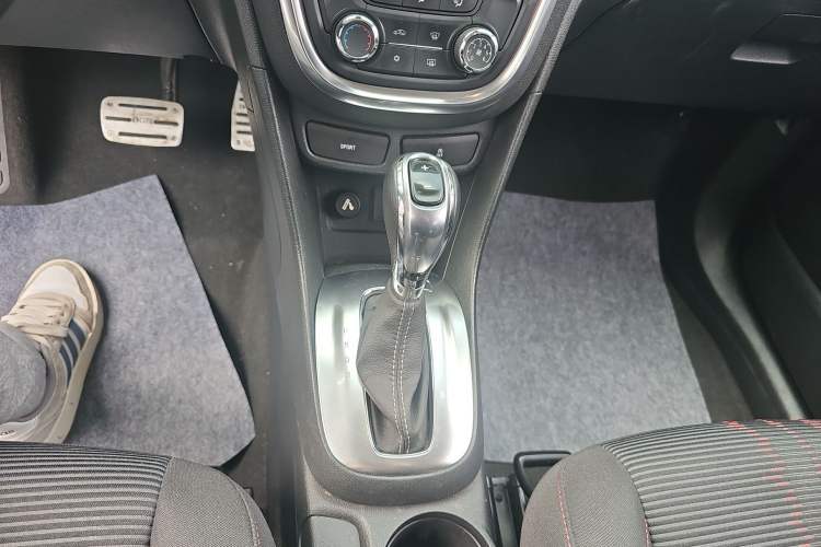 Used Buick Encore 2015 1.4T Automatic Two-Wheel Drive Urban Elite Version