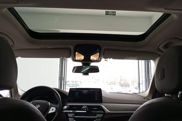 Used BMW 5 Series New Energy 2021 535Le Luxury Package Headliner