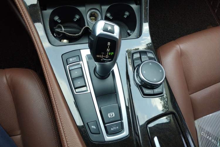 Used BMW 5 Series 2017 528Li Leading Model
