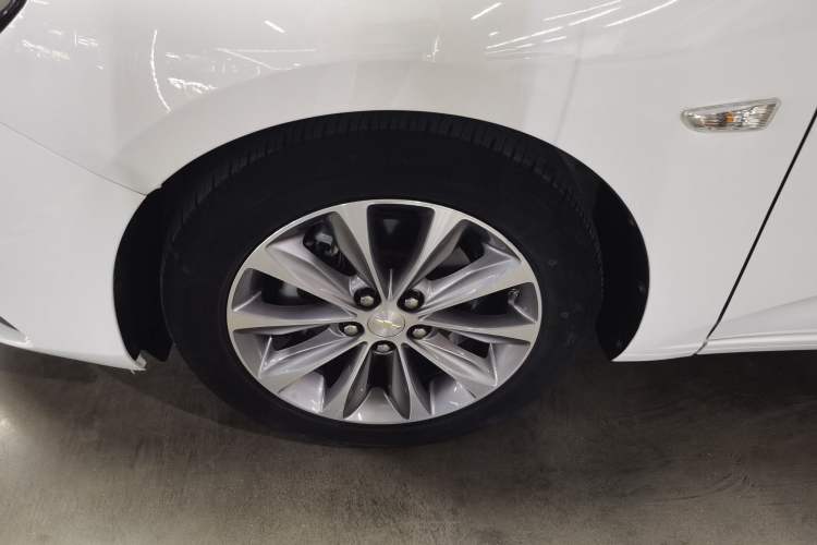 Used Chevrolet Monza 2020 320 Automatic Enjoyment Edition Left Front Wheel Hub