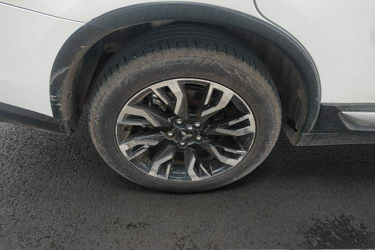 Used Mitsubishi Outlander 2019 2.4L 4x4 Zhi Xiang Edition 7 Seats China VI Standard