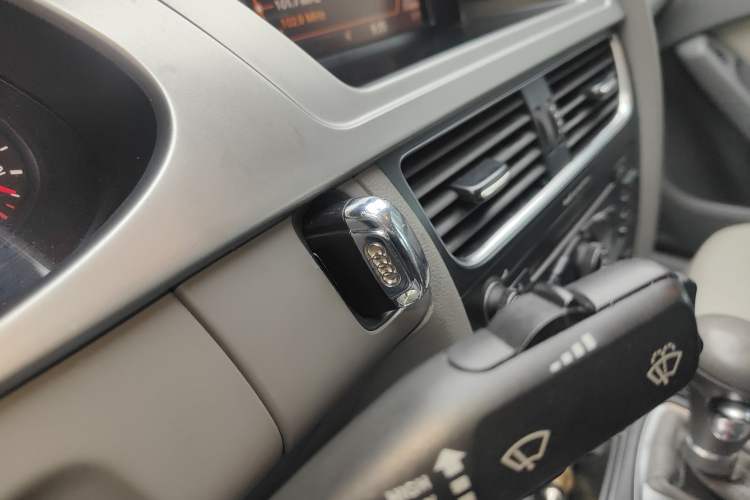 Used Audi A4L 2010 2.0 TFSI Comfort Edition Vehicle Key