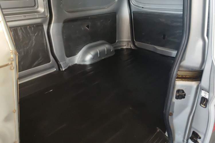 Used Wuling Rongguang S 2023 1.5L Basic Enclosed-Window Vehicle 2 Seats
