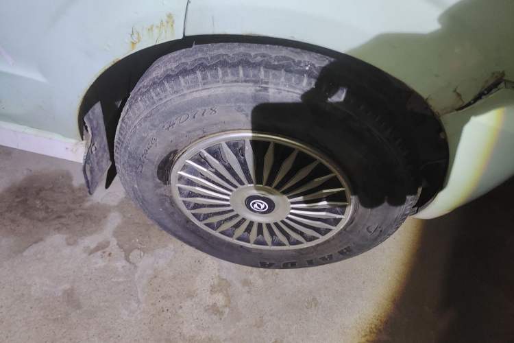 Used Dongfeng Xiaokang C37 2012 1.4L Entrepreneur II Type DK13-06 Right Front Wheel Hub