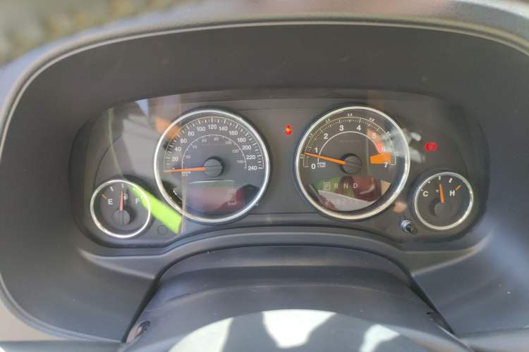 Used Jeep Compass 2013 2.4L four-wheel drive luxury version
