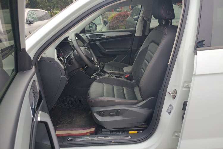 Used Volkswagen Tayron 2020 330TSI Two-Wheel Drive Luxury Smart Connectivity Version Left Front Seat