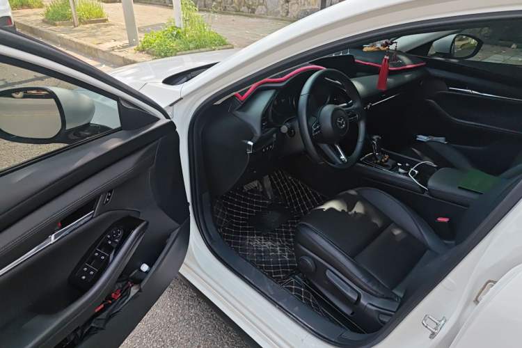 Used Mazda 3 Axela 2021 2.0L Automatic Zhiya Edition Driver Seat