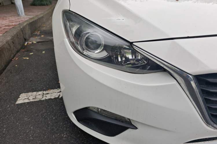 Used Mazda 3 Axela 2014 Sedan 1.5L Automatic Comfort Model Right Front Headlight