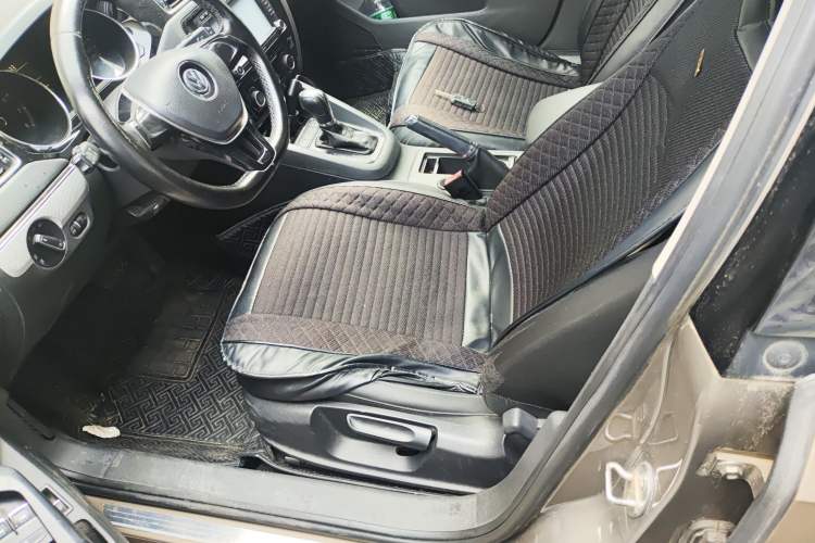 Used Volkswagen Sagitar 2015 1.6L Automatic Comfort Model Left Front Seat