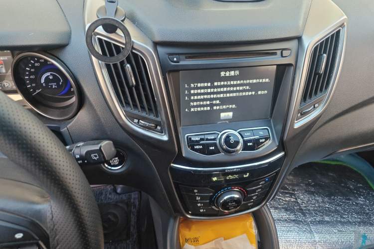 Used Changan CS75 2014 1.8T Automatic Elite Version China V Standard
