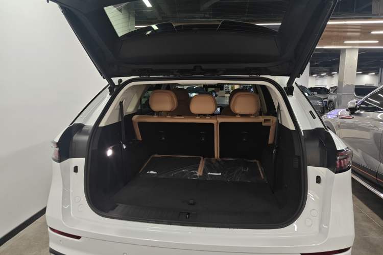 Used Chery Tiggo 9 2023 2.0T Dual-Clutch Two-Wheel Drive Luxury Edition 7 Seats Trunk