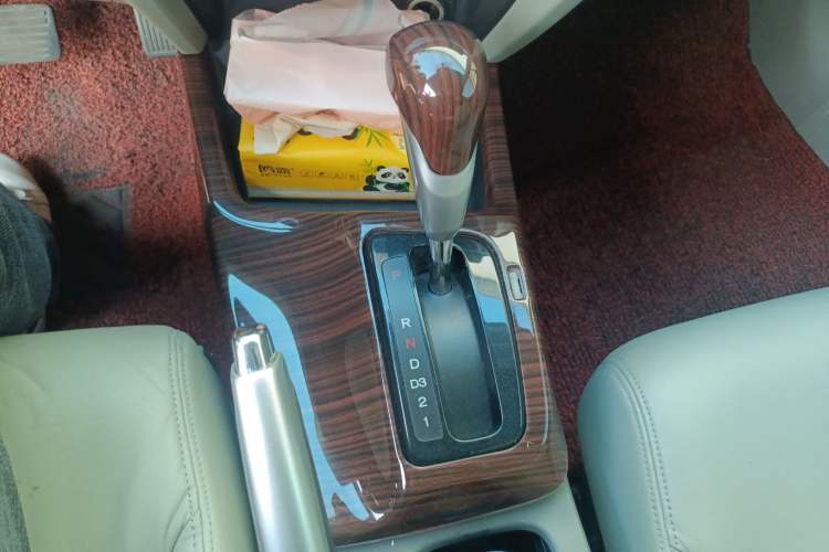 Used Honda Civic 2013 10th Anniversary 1.8L Automatic Luxury Edition Gear Lever