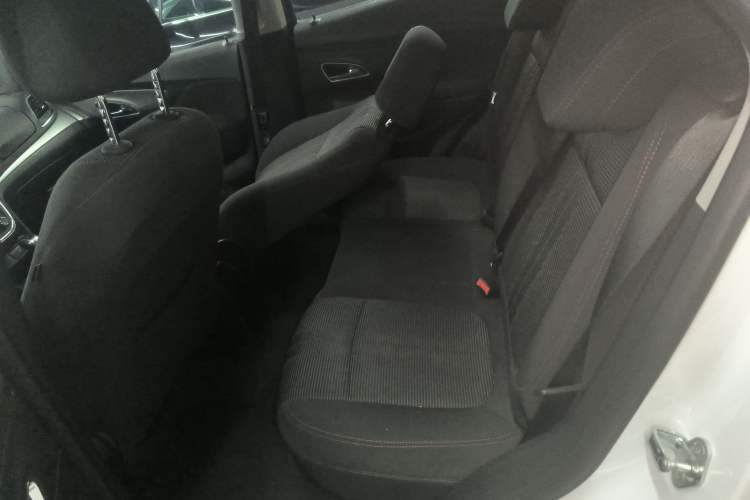 Used Buick Encore 2015 1.4T Automatic Two-Wheel Drive Urban Elite Version
