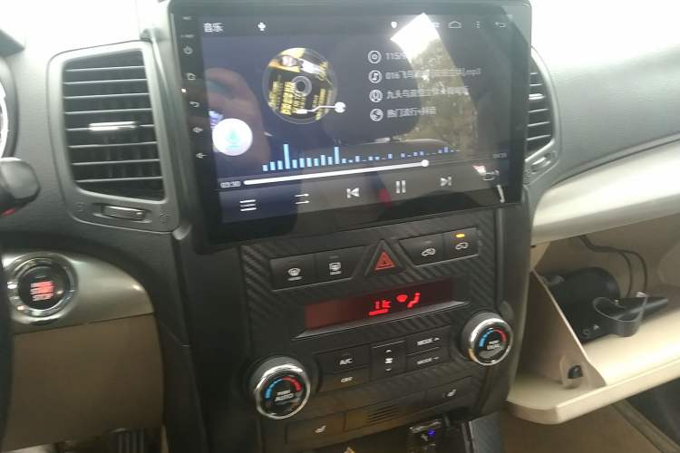 Used Kia Sorento 2010 2.2T Diesel Luxury Edition Audio And AC Panel