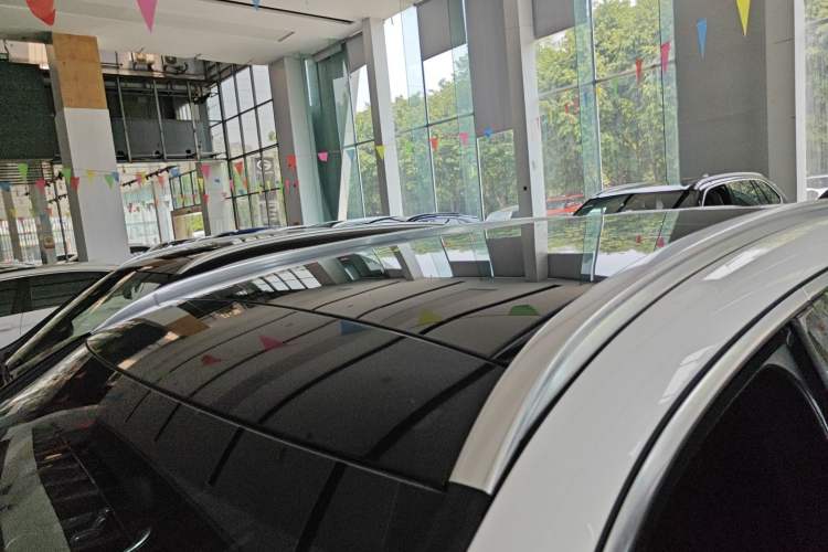 Used Mercedes-Benz GLC 2019 GLC 300 L 4MATIC Dynamic Model Roof