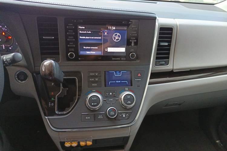 Used Toyota Sienna 2016 3.5L Two-Wheel Drive 7-Seater Parallel Import
