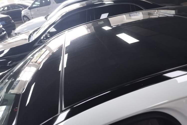 Used Mercedes-Benz E-Class 2022 E 300 L Sporty and Stylish Model Roof