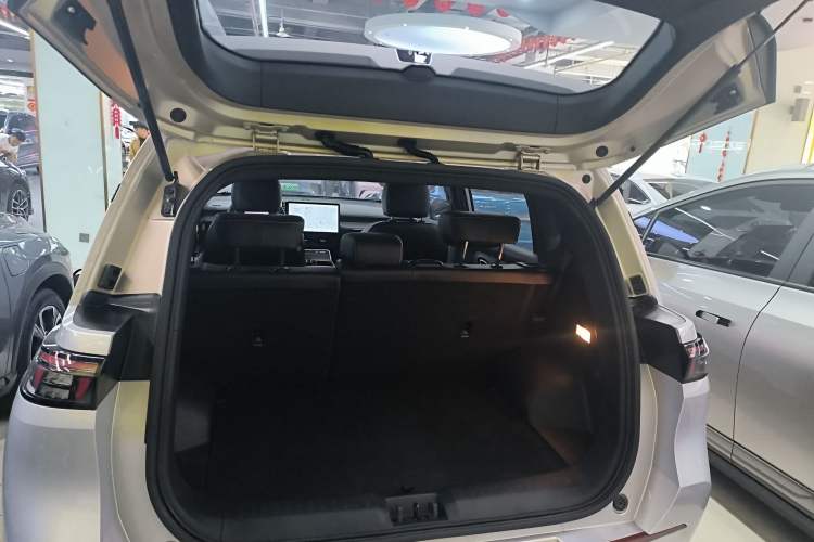 Used AION Y 2022 70 Tech Edition Lithium Iron Phosphate