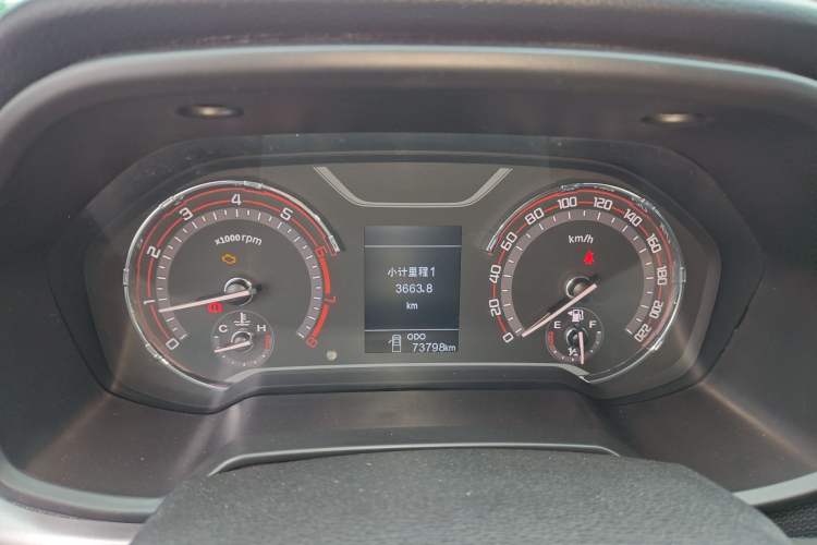 Used SAIC MAXUS T60 2017 2.4L Gasoline Manual Two-Wheel Drive High-Ride Elite Standard Van