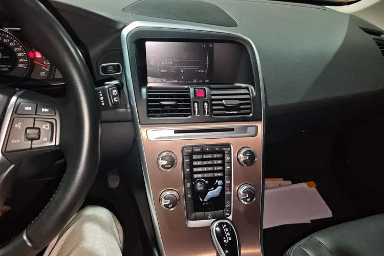 Used Volvo XC60 2017 T5 AWD Smart Upgrade Edition
