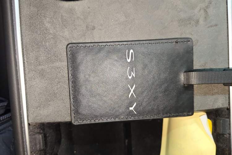 Used Tesla Model Y 2022 Long-Range All-Wheel-Drive Version