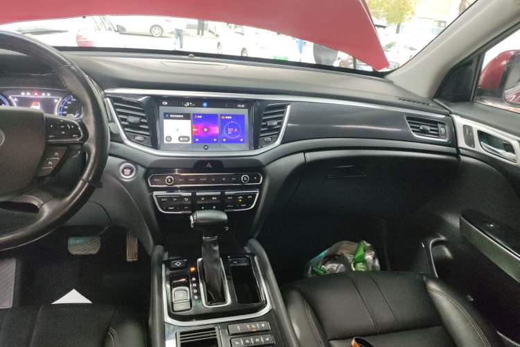 Used GAC Trumpchi GS7 2017 320T Two-Wheel-Drive Luxury Smart Connectivity Model
