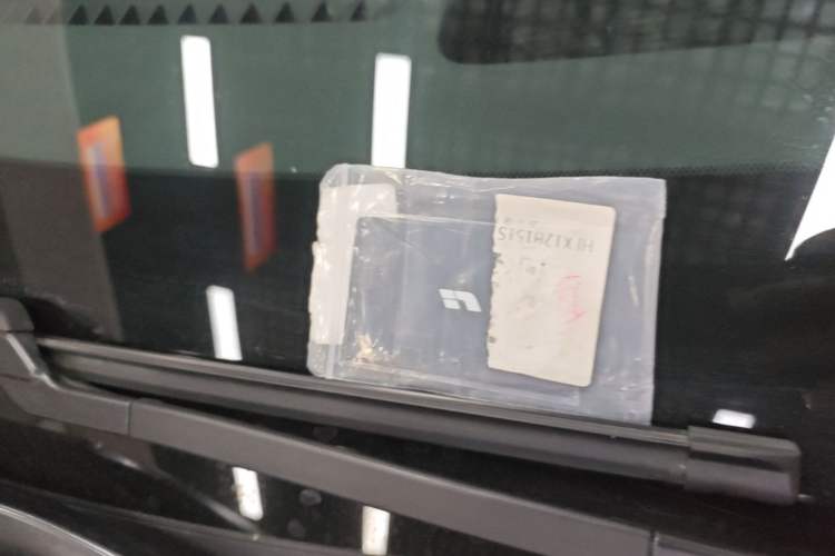 Used Li Auto i6 2025 Model Two-Wheel-Drive Standard Type Interior 1