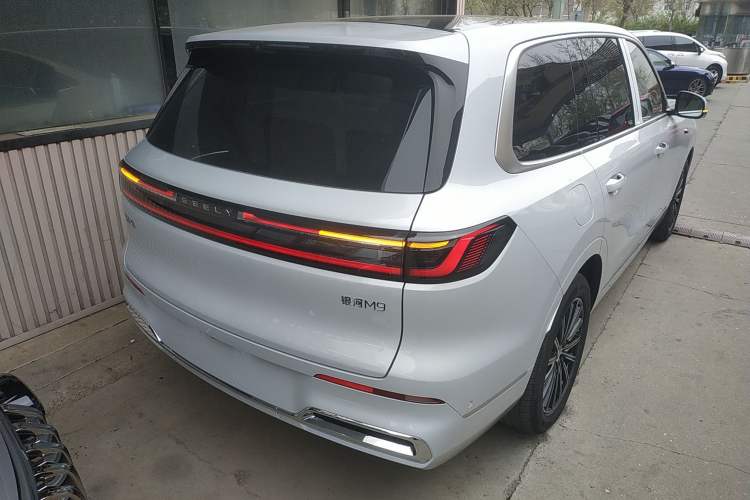 Used Geely Galaxy M9 2025 Model 210km Four-Wheel-Drive Leading Edition Rear Right 45 Deg