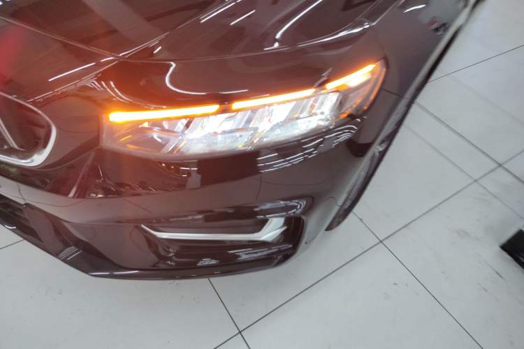 Used Geely Auto Preface 2023 1.5TD Fuyao Version Left Front Headlight