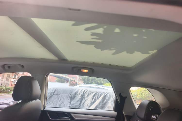 Used Roewe RX5 New Energy 2017 eRX5 50T Hybrid Connected Prestige Flagship Edition
