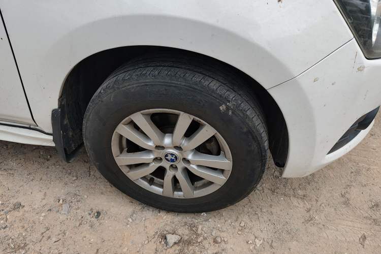 Used Venucia T70 2016 2.0L CVT Smart Choice Edition Right Front Wheel Hub