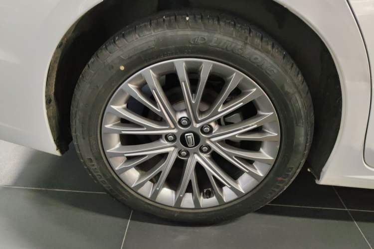 Used Bestune B70 2022 Third Generation 1.5T Automatic Enjoyment Version Right Rear Wheel Hub