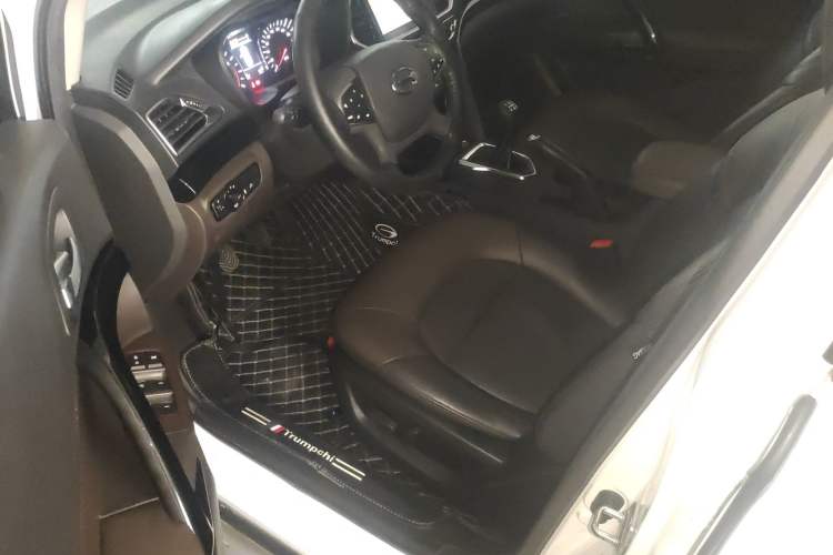 Used GAC Trumpchi GS4 2017 235T Manual Two-Wheel Drive Luxury Edition Driver Seat