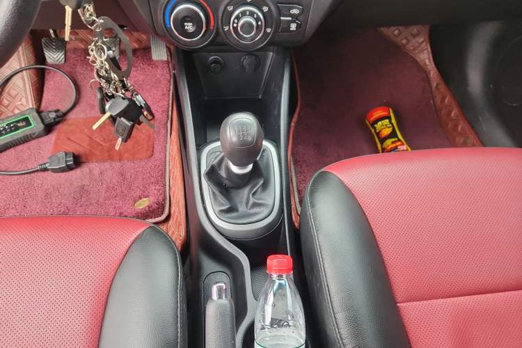 Used Kia K2 2012 Hatchback 1.4L MT Cool Edition Commemorative Model