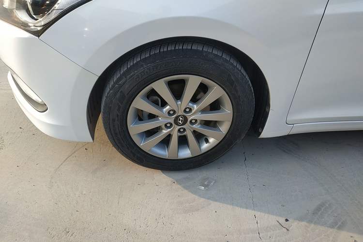 Used Hyundai Mistra 2014 1.8L Manual Comfort GL Model
