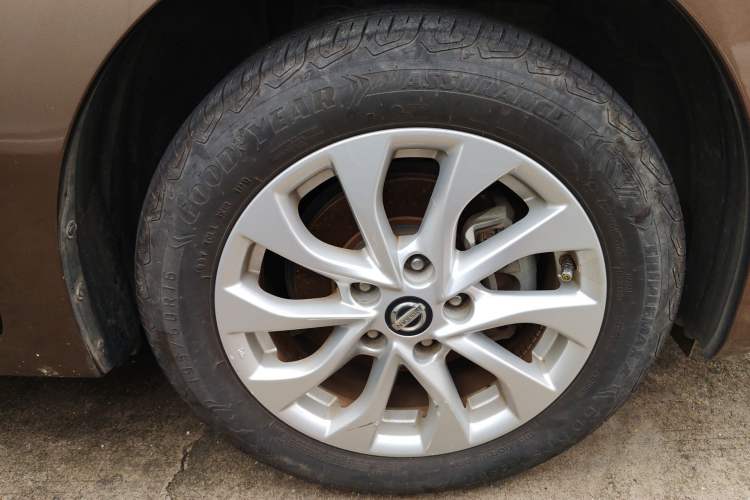 Used Nissan Sylphy 2016 1.6 XL CVT Luxury Edition Right Front Wheel Hub