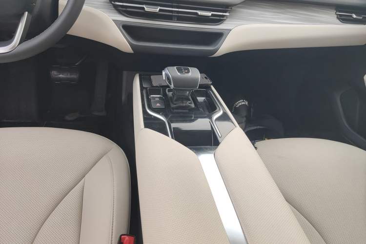 Used Hongqi E-QM5 2024 560km PLUS
