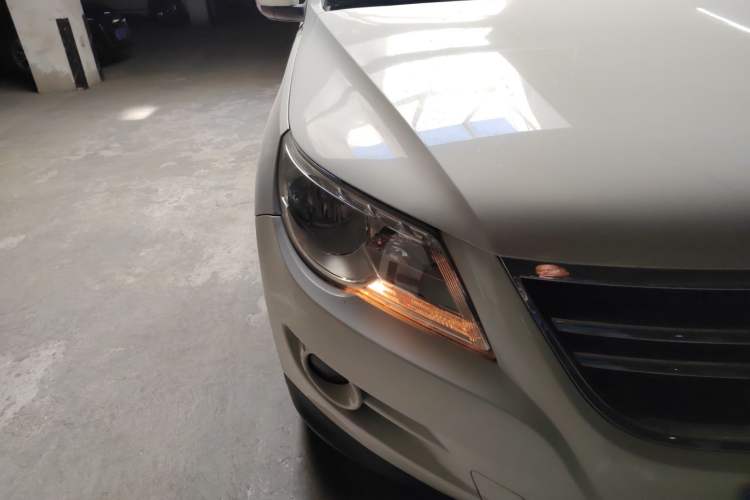 Used Volkswagen Tiguan 2009 2.0 TSI Comfort Edition Right Front Headlight