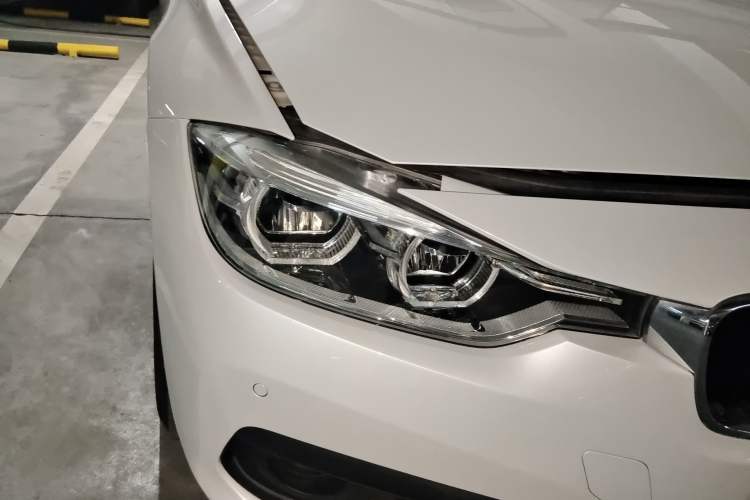 Used BMW 3 Series 2017 318i Fashion Model Right Front Headlight