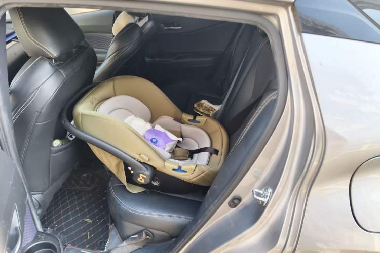 Used Toyota IZOA 2020 2.0L Enjoy Edition
